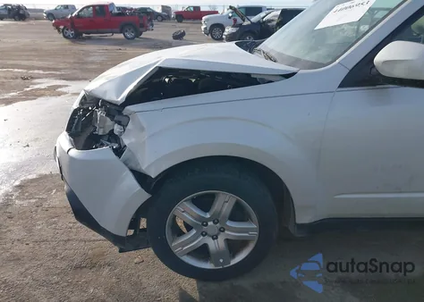 2010 Subaru Forester 2.5X Premium z USA, uszkodzony, nr VIN JF2SH6CC2AH747422